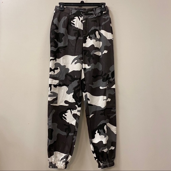 High Waisted Flap Pockets Jogger Pants - Picture 2 of 8